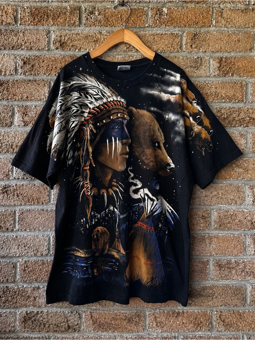 LIQUID BLUE Vintage 90s Native American Bear Wolf AOP Graphic T-Shirt XL